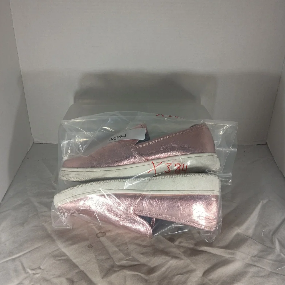 Calvin Klein Deva Sneakers Size 8 Rose Gold Metallic Leather‎ Slip On Streetwear